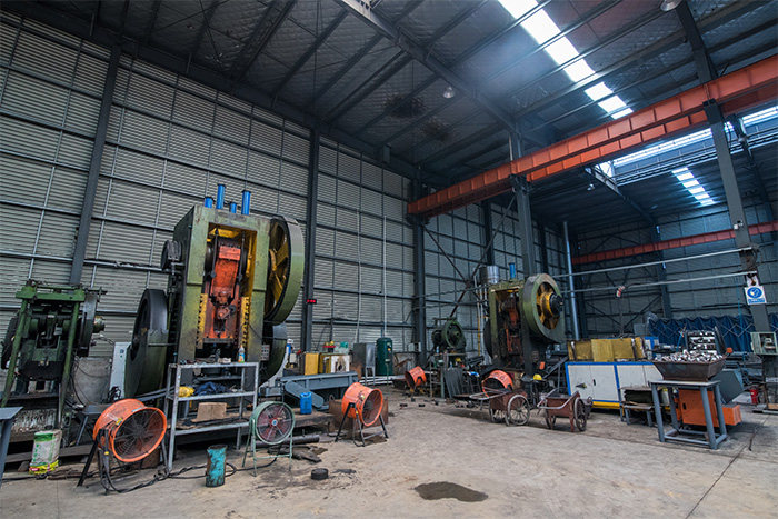 合作网架配件-锥头加工车间