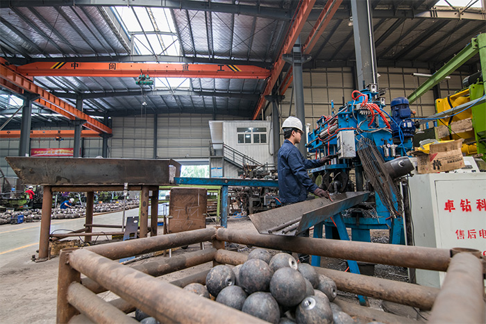 合作螺栓球基准孔加工